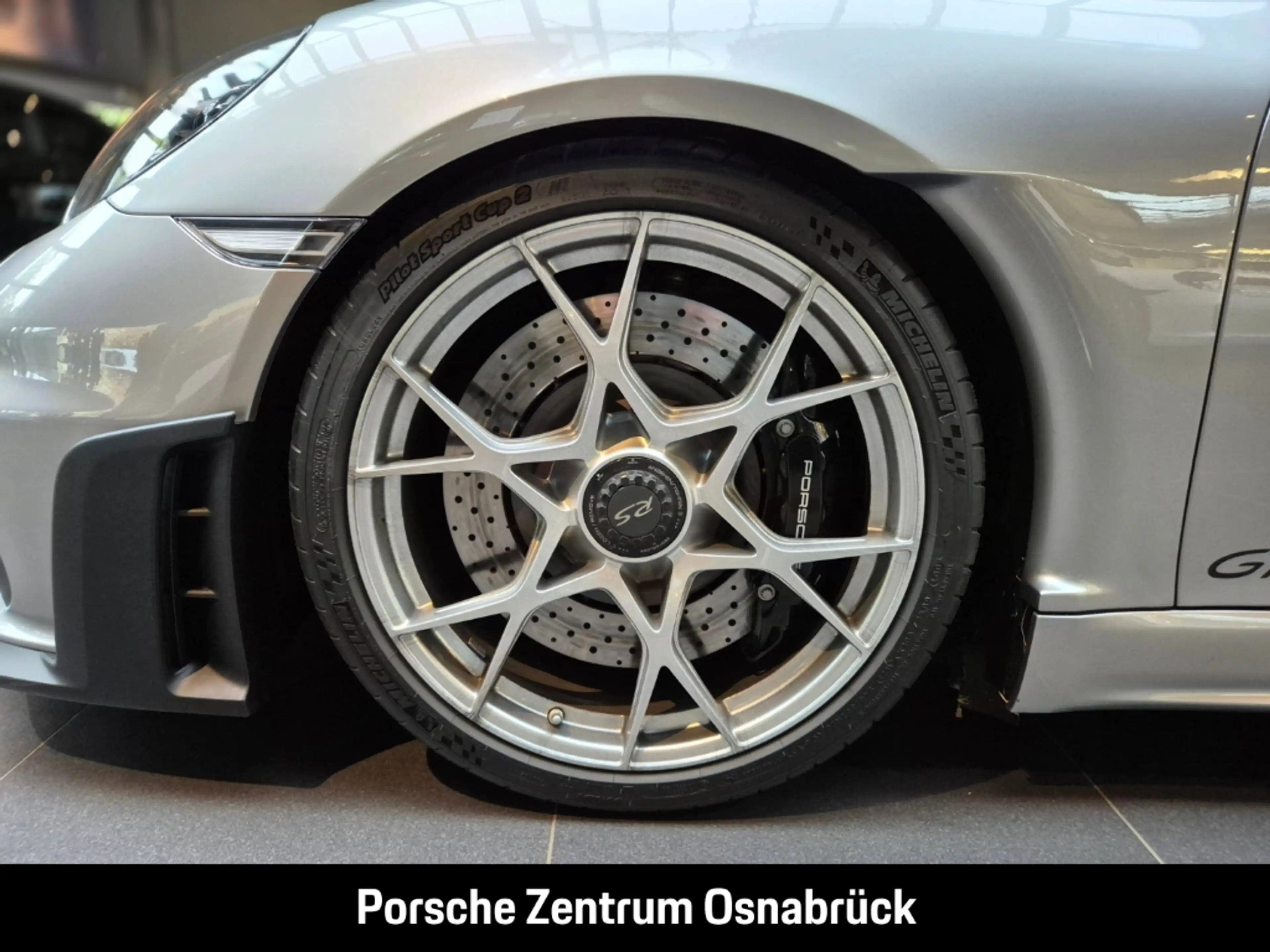 Porsche Cayman 718 GT4 RS — photo 13