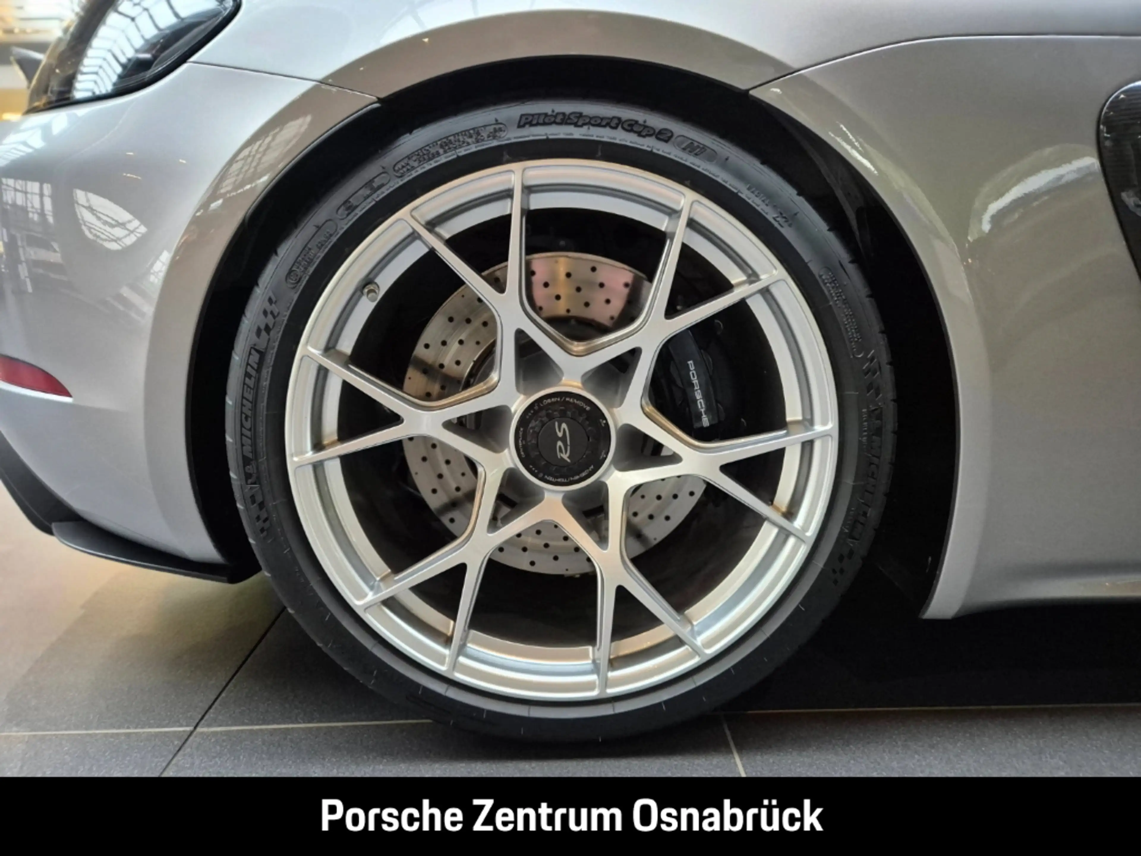 Porsche Cayman 718 GT4 RS — photo 11