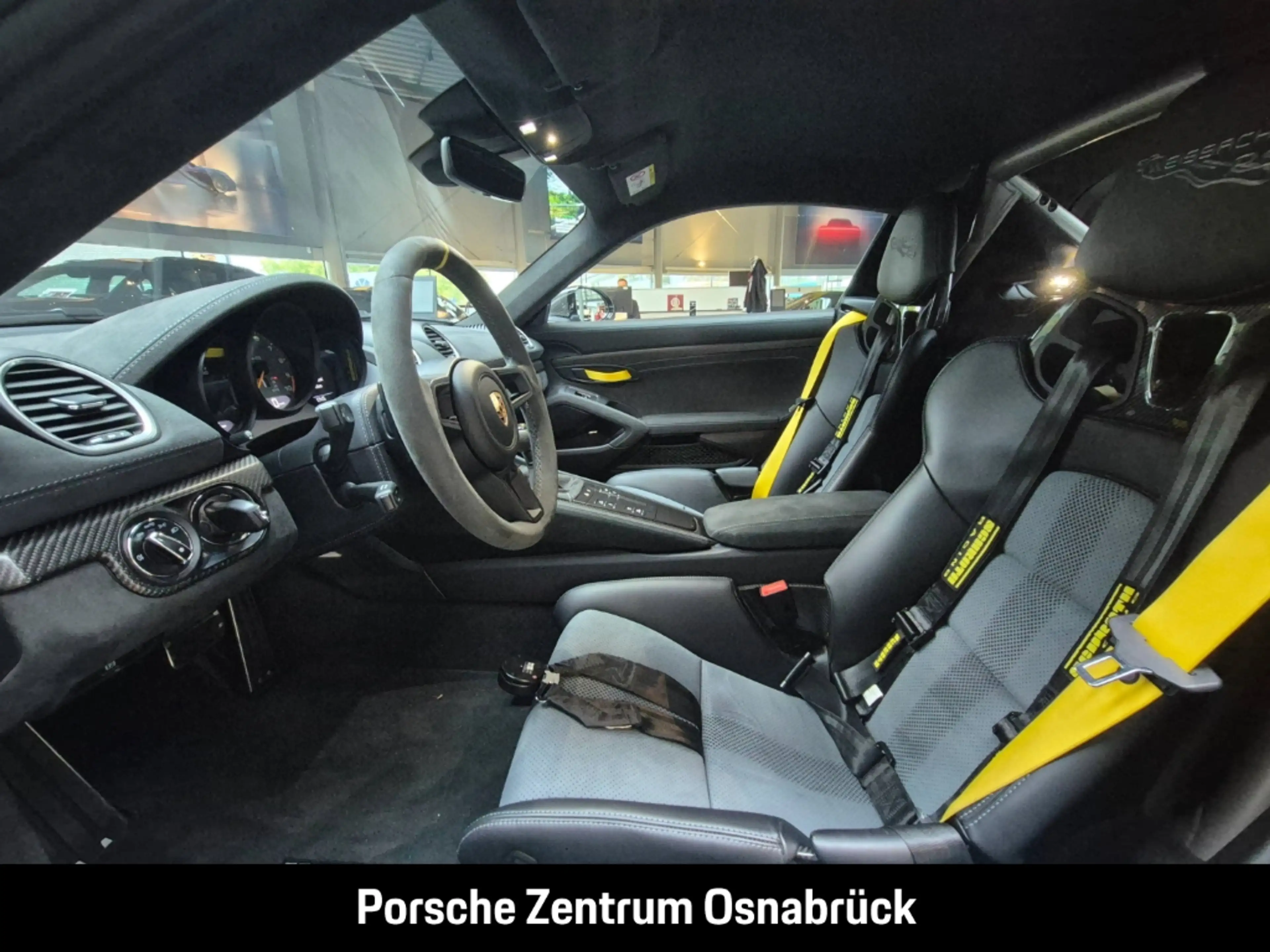 Porsche Cayman 718 GT4 RS — photo 5