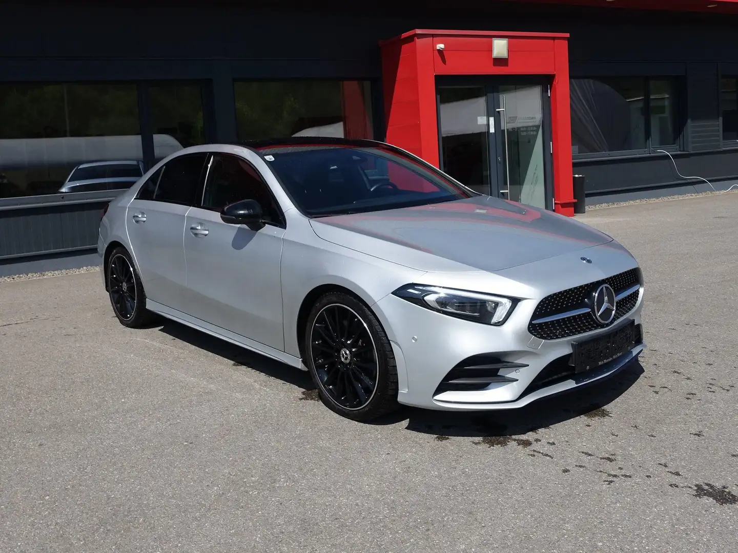 Mercedes-Benz A 250 A 250 4Matic AMG Line *MEGAVOLL* Grau - 2