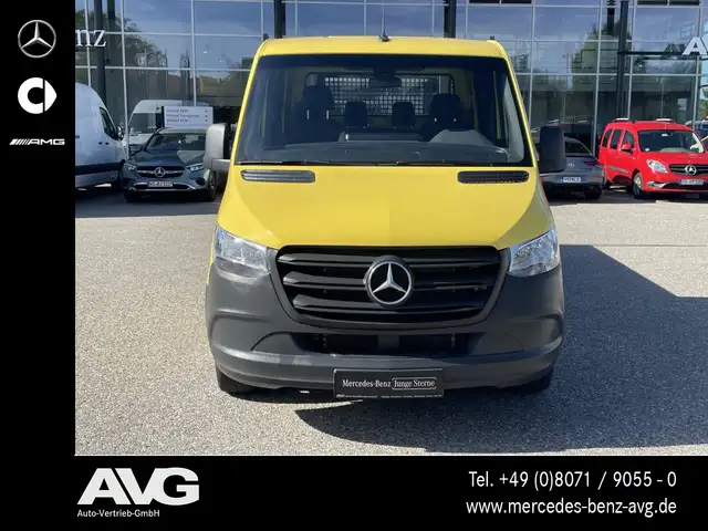 Mercedes-Benz Sprinter view 5