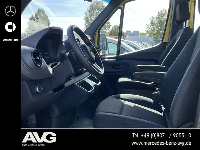 Mercedes-Benz Sprinter view 12