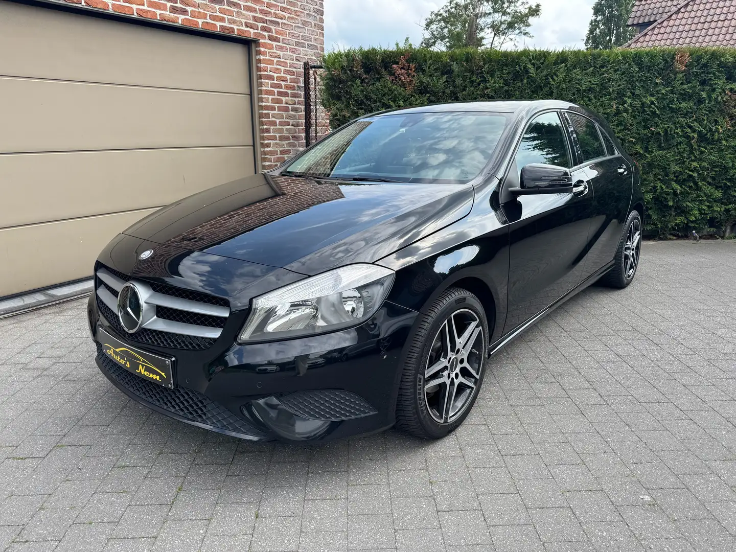 Mercedes-Benz A 180 BE Edition,GARANTIE,AIRCO,CRUISE,PDC,BT,USB, Zwart - 1