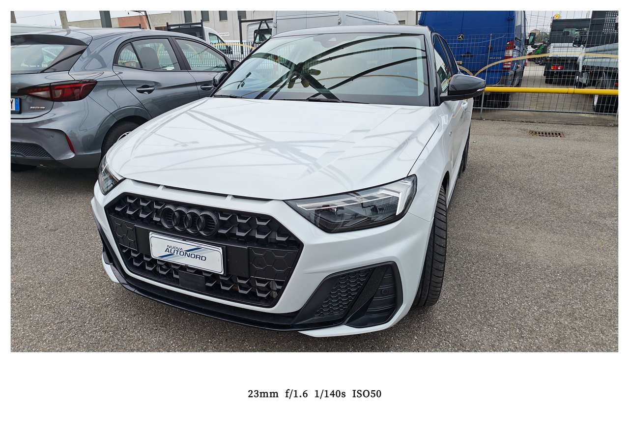 Audi A1 A1 Sportback 30 1.0 tfsi Iden Black 116cv s-tronic