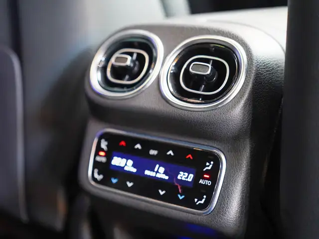 Mercedes-Benz GLC view 14