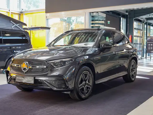 Mercedes-Benz GLC view 6