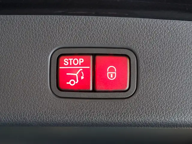 Mercedes-Benz GLC view 17