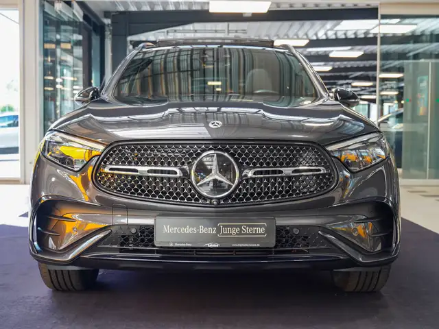 Mercedes-Benz GLC view 7