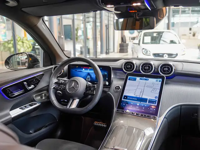 Mercedes-Benz GLC view 12