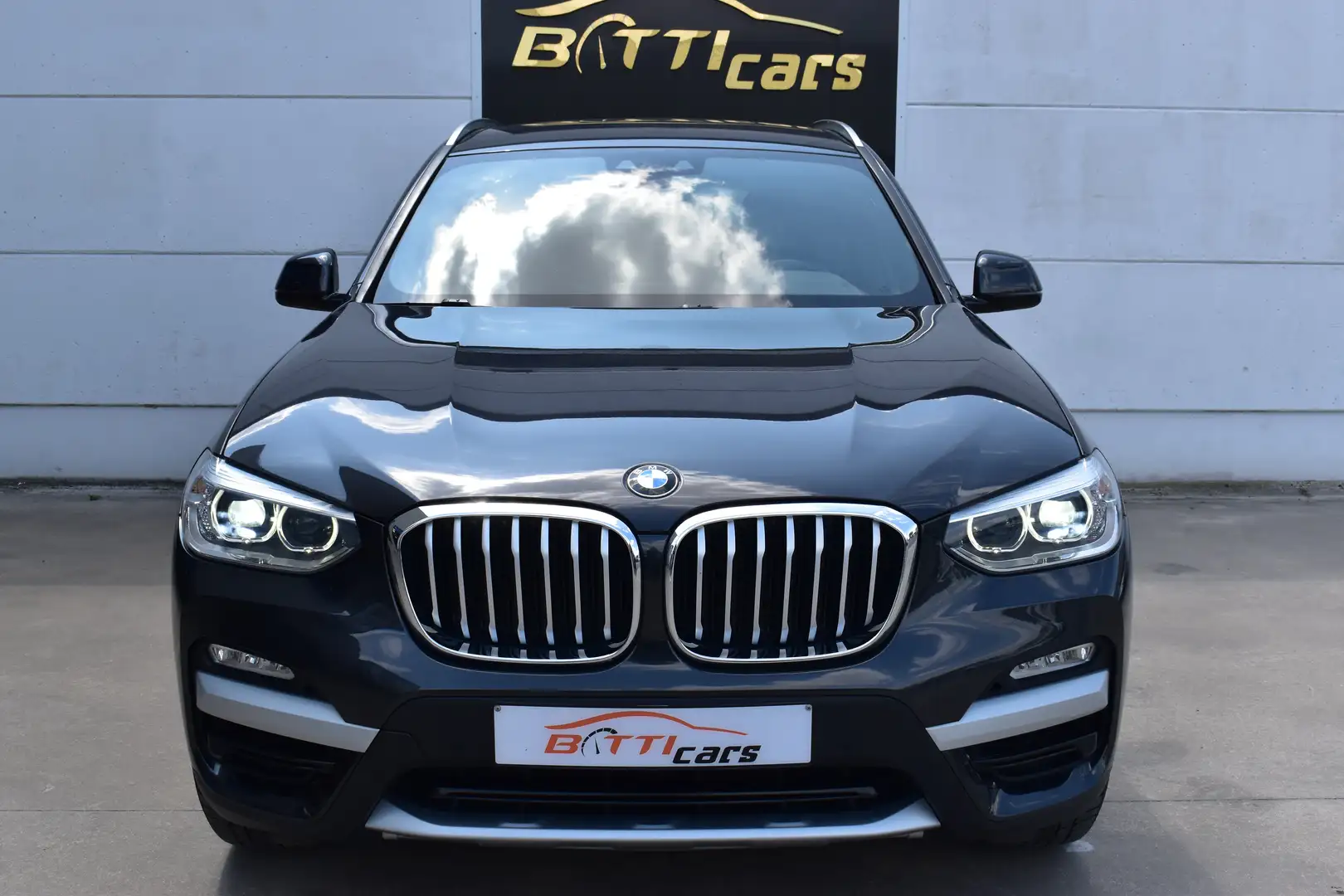 BMW X3 sDrive18 X-line* Leder zetelverw* Camera* Trekhaak Grey - 2