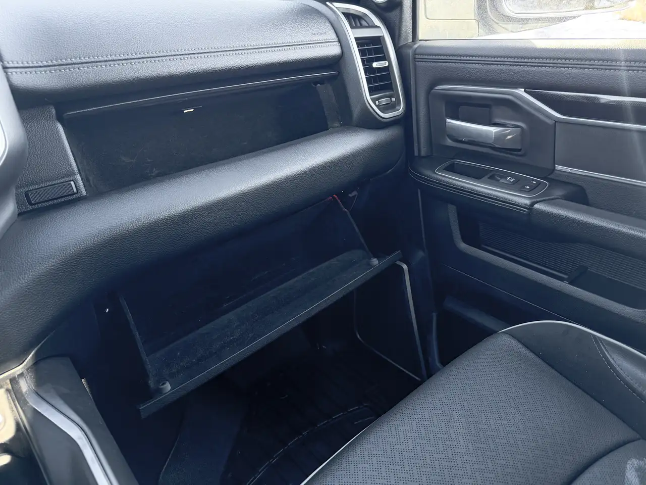 RAM 2500 снимка RAM 2500
