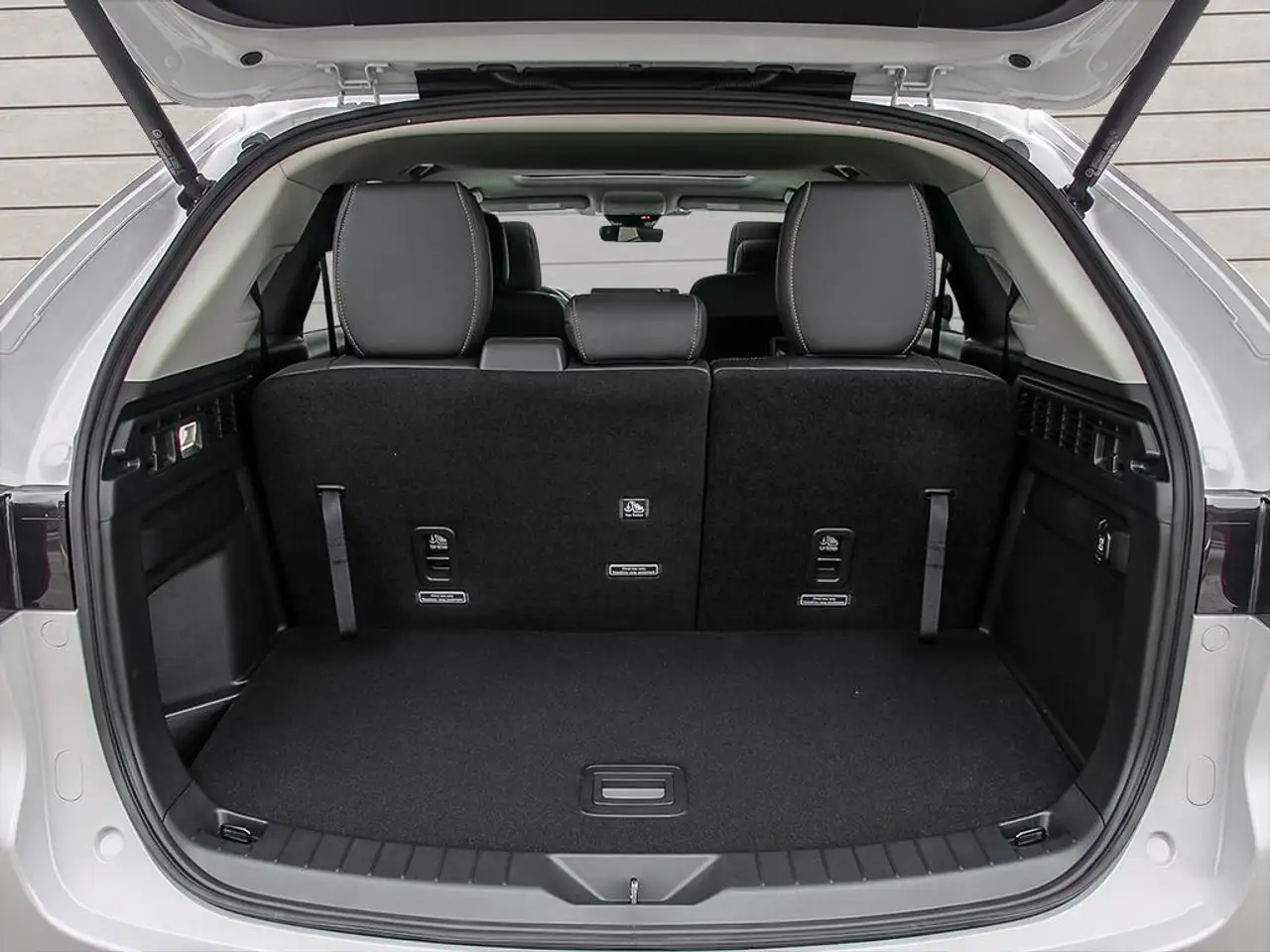 Mazda CX-90 PHEV снимка Mazda CX-90 PHEV