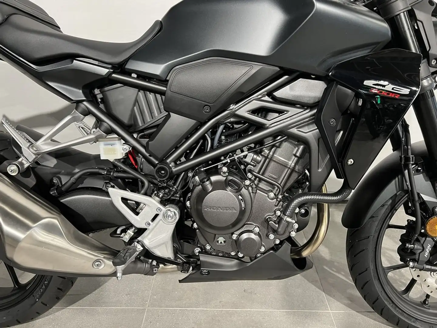 Honda CB 300 R Negru - 2