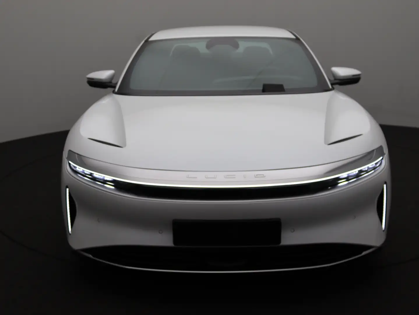 Lucid Air Pure Weiß - 2