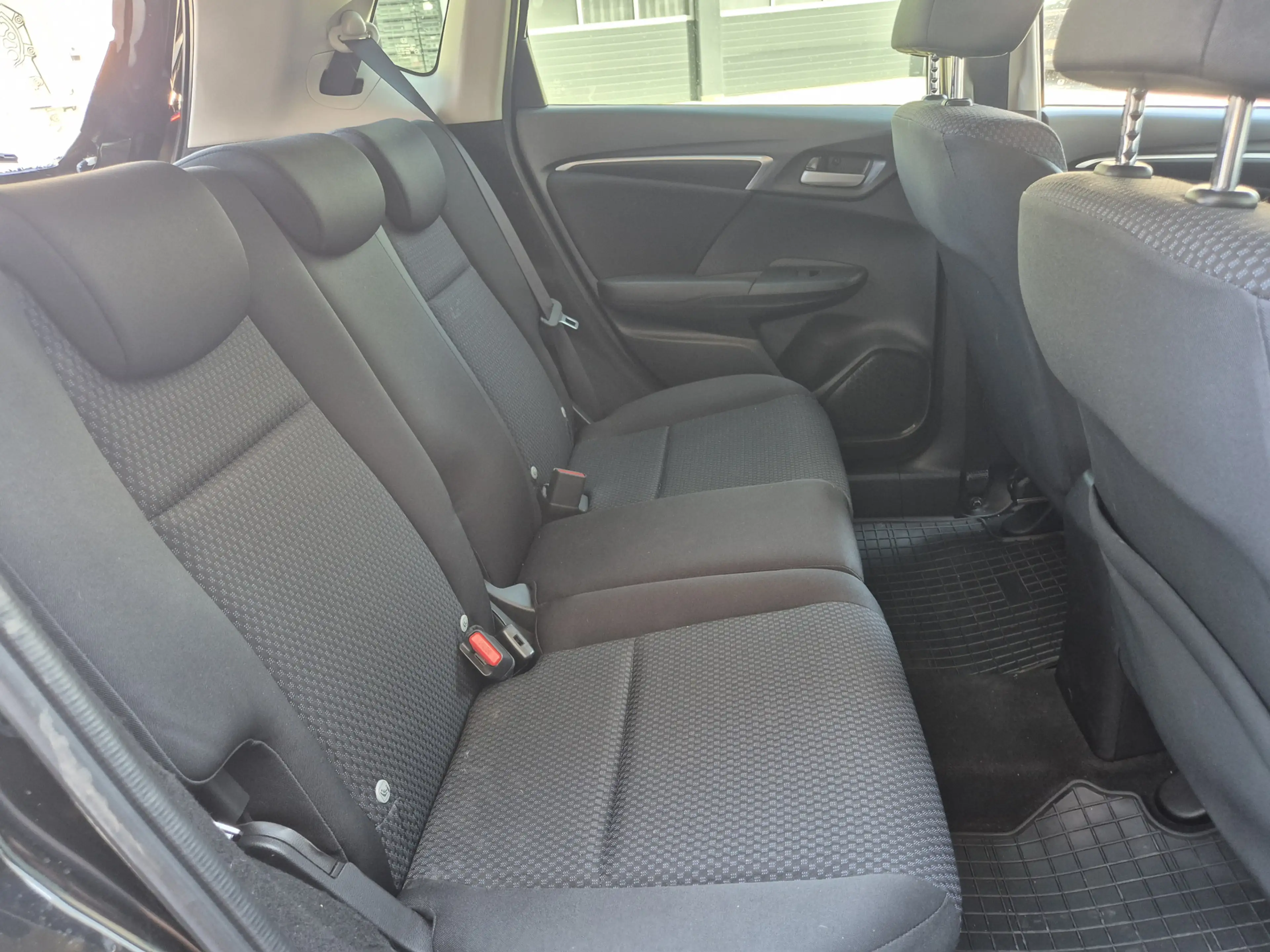 Honda Jazz 1.3 i-VTEC automaat 38500km schade achter nieuwsta — photo 12