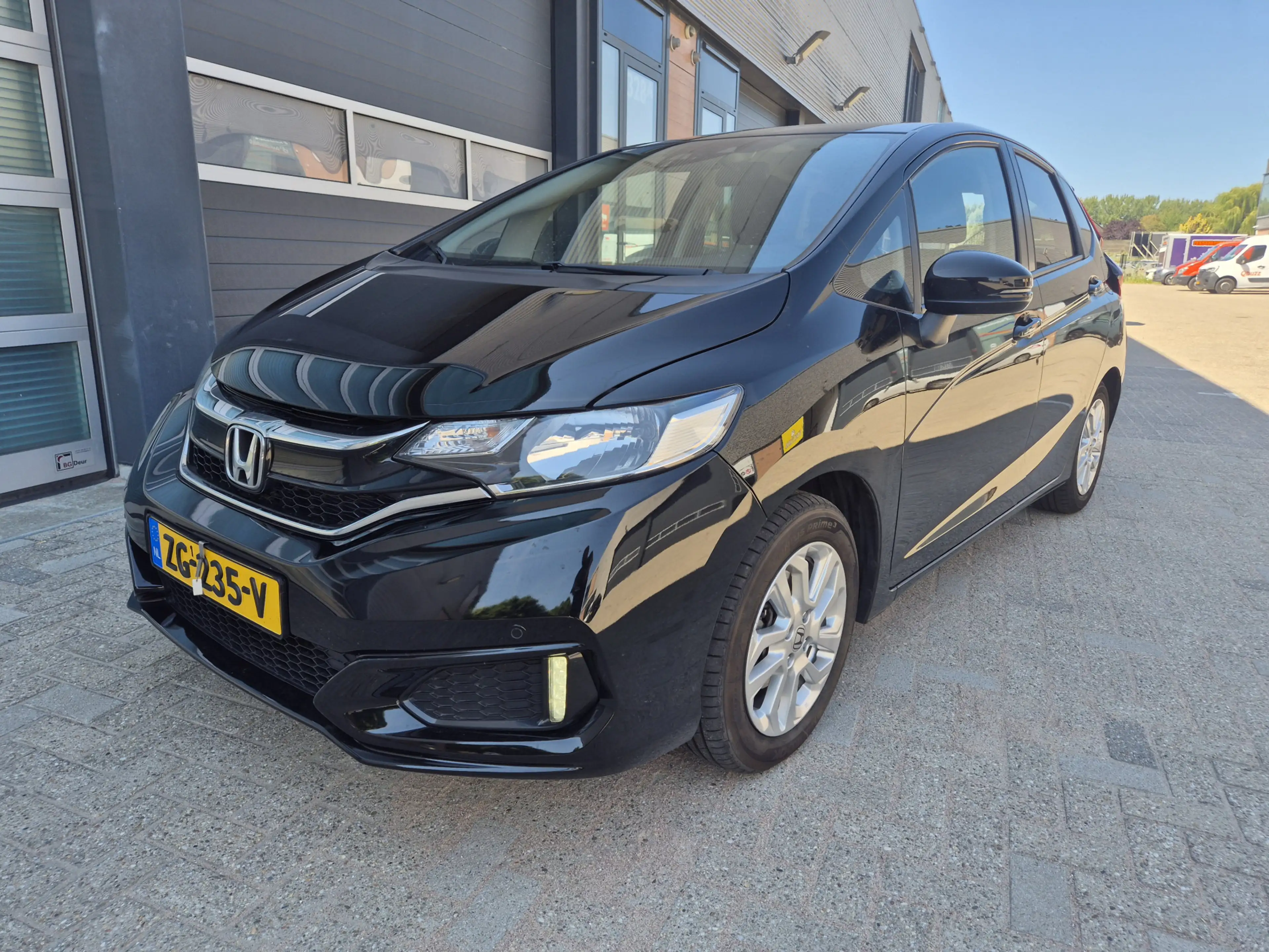 Honda Jazz 1.3 i-VTEC automaat 38500km schade achter nieuwsta