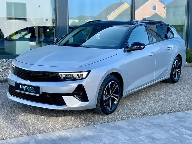 Opel Astra view 2