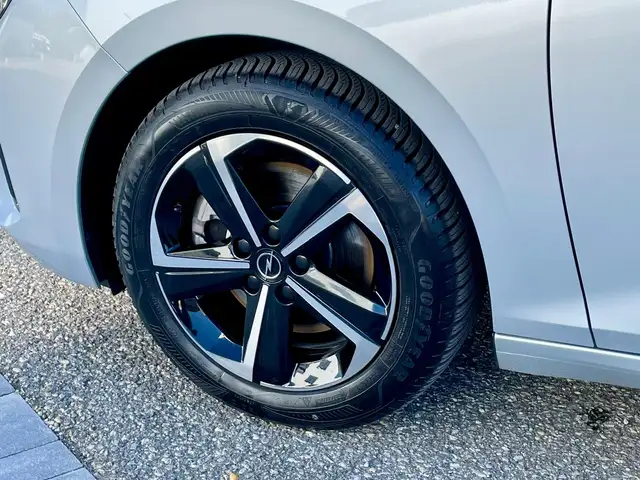Opel Astra view 9