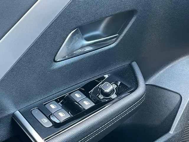 Opel Astra view 14