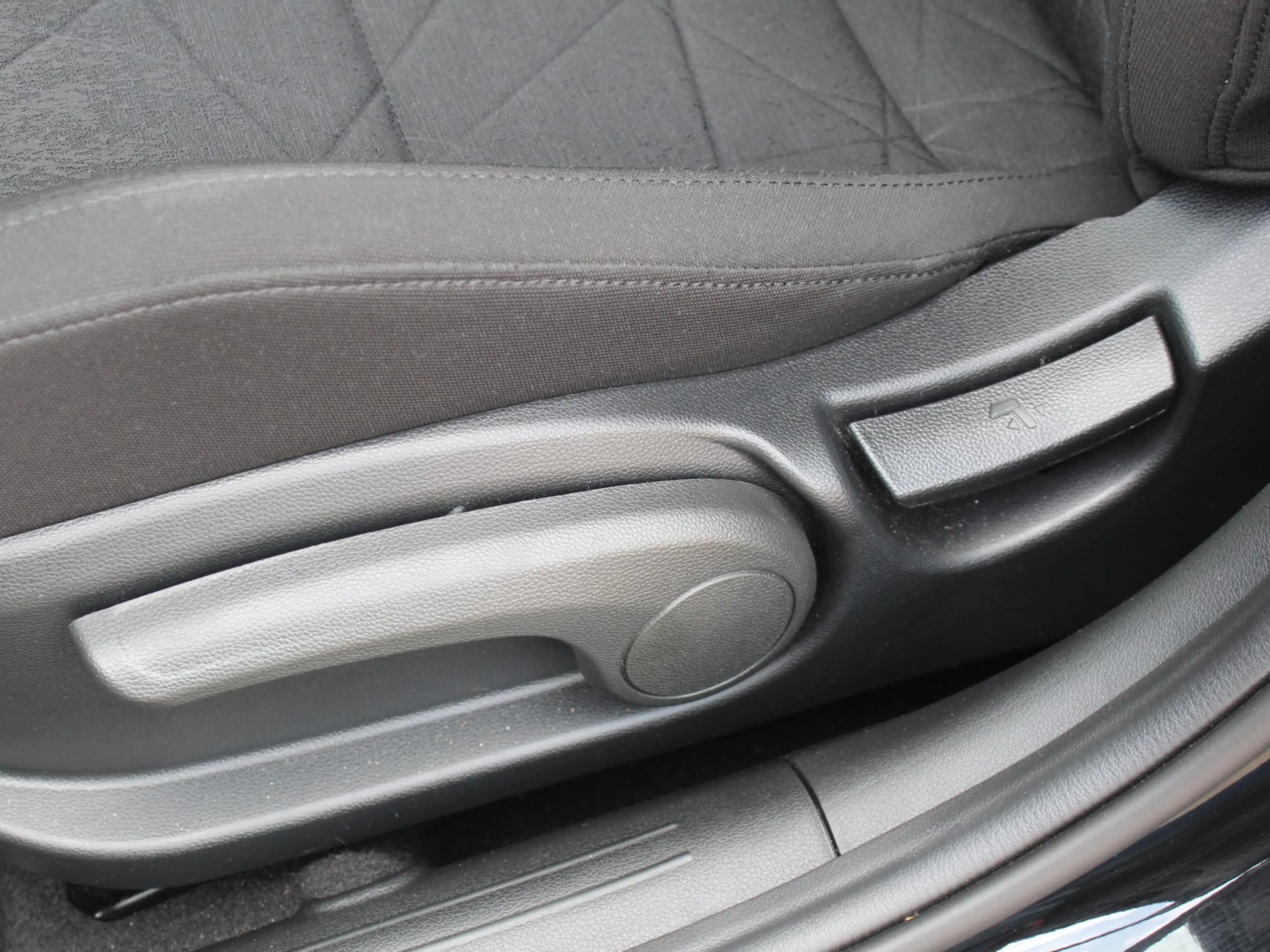 Hyundai BAYON 1.0 T-GDI Comfort Smart / Navigatie + Apple Carpla — photo 32