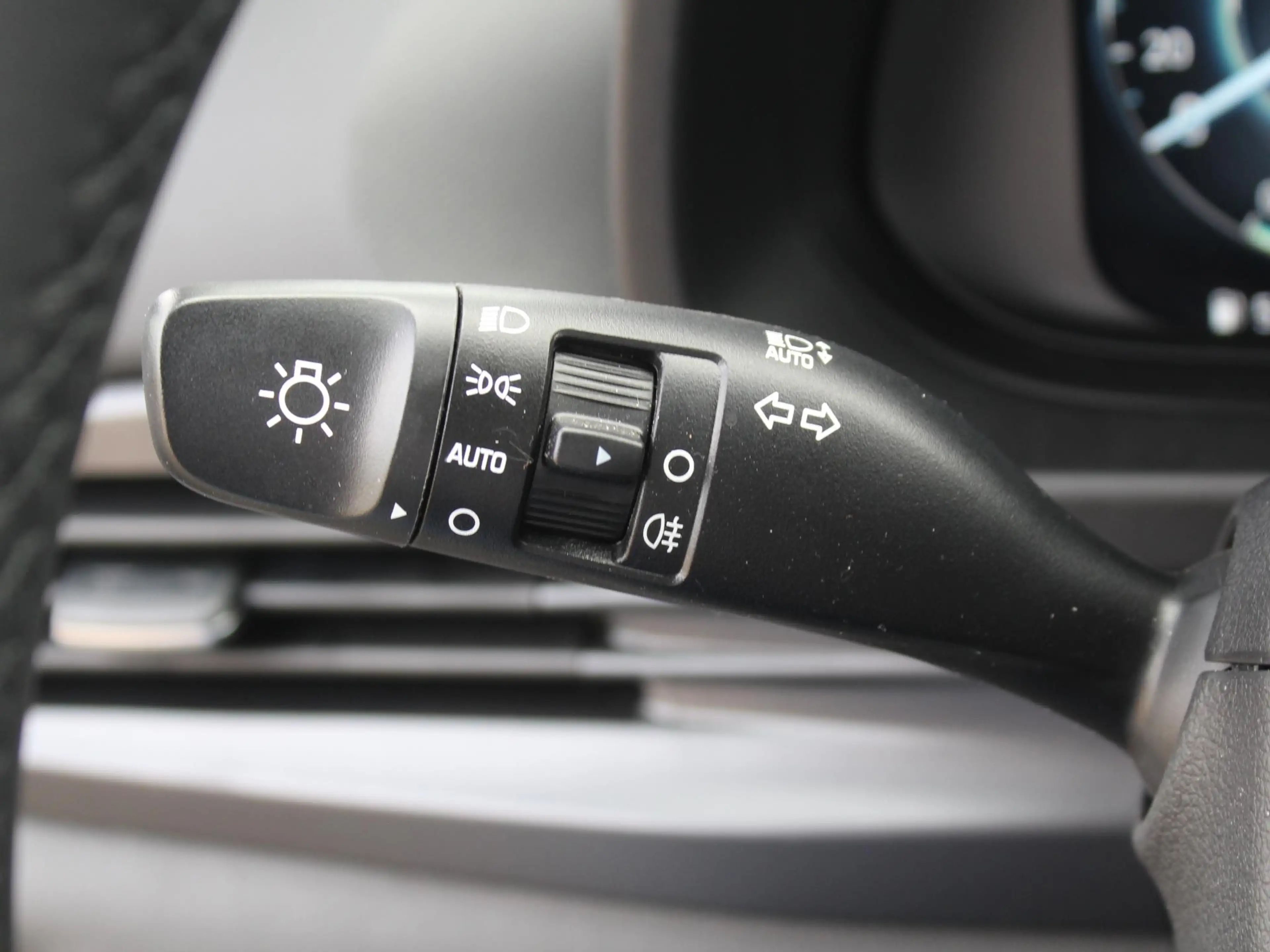 Hyundai BAYON 1.0 T-GDI Comfort Smart / Navigatie + Apple Carpla — photo 29