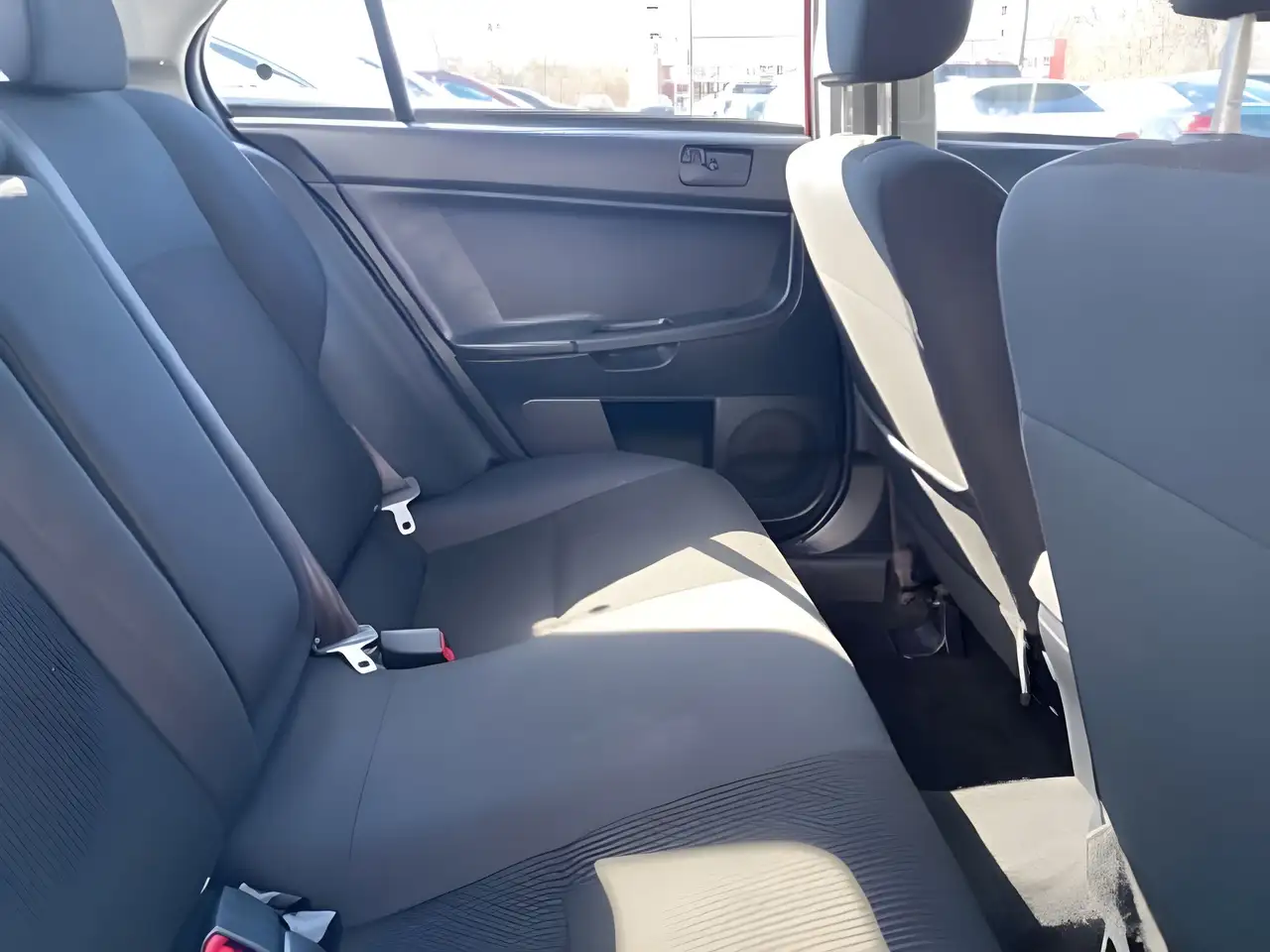 Mitsubishi Lancer снимка Mitsubishi Lancer