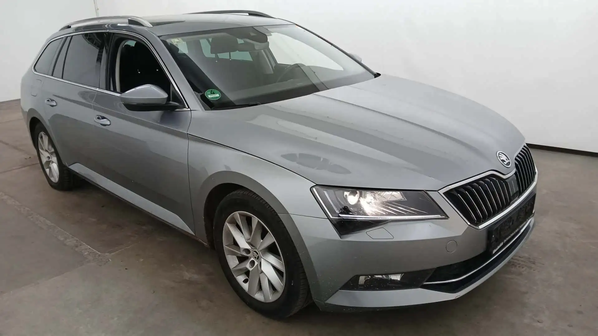 Skoda Superb Superb Combi 2.0 TSI DSG Style 1.Hand Gris - 2