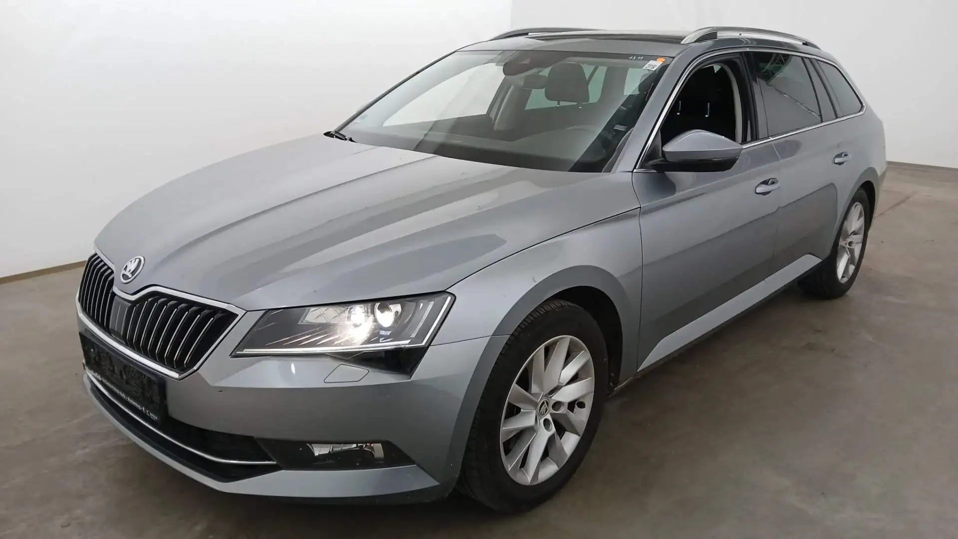 Skoda Superb Superb Combi 2.0 TSI DSG Style 1.Hand Gris - 1