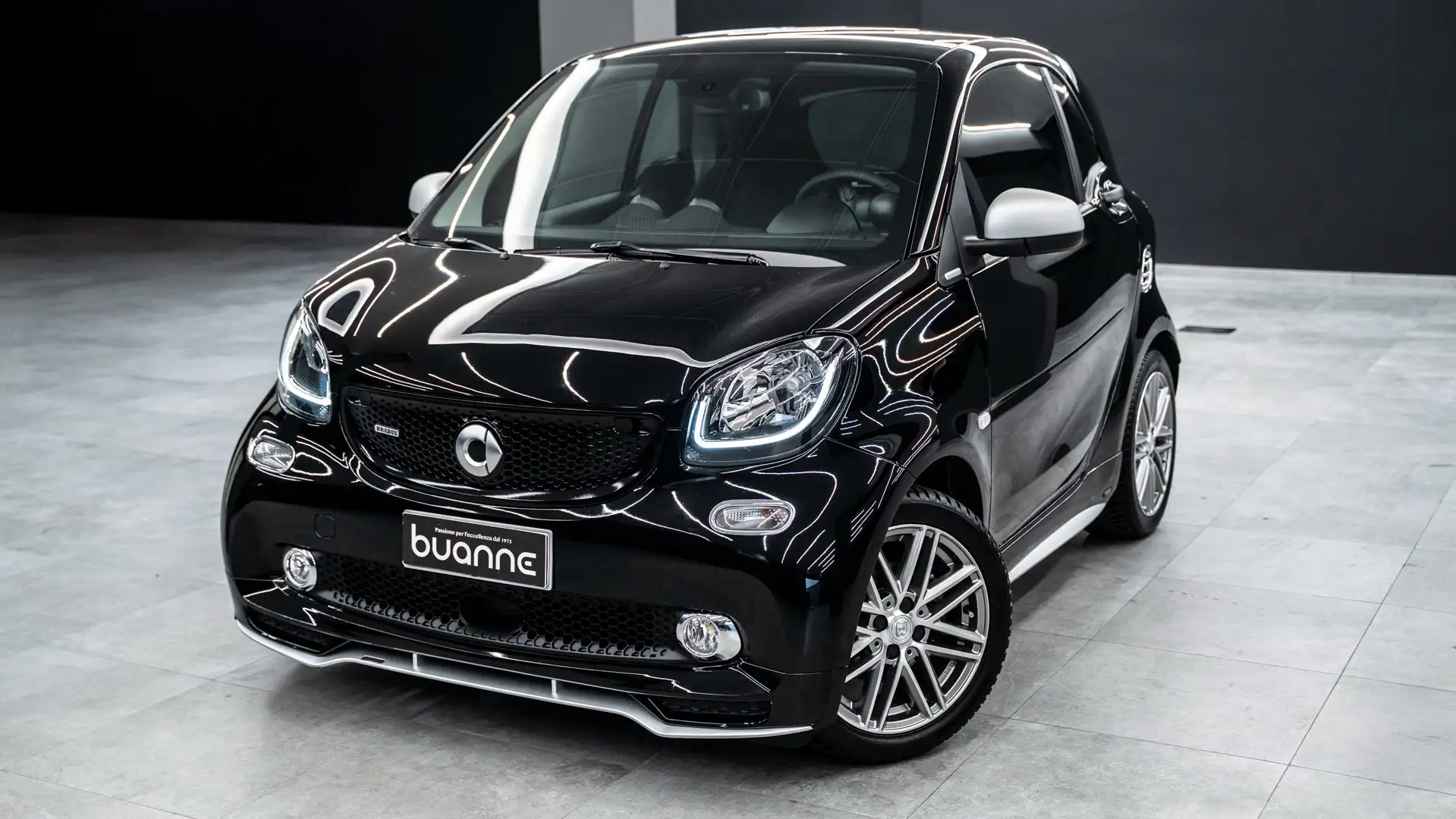 smart forTwo 0.9 T 90CV TAILOR MADE BRABUS STYLE FULL CARBON IT Noir - 1