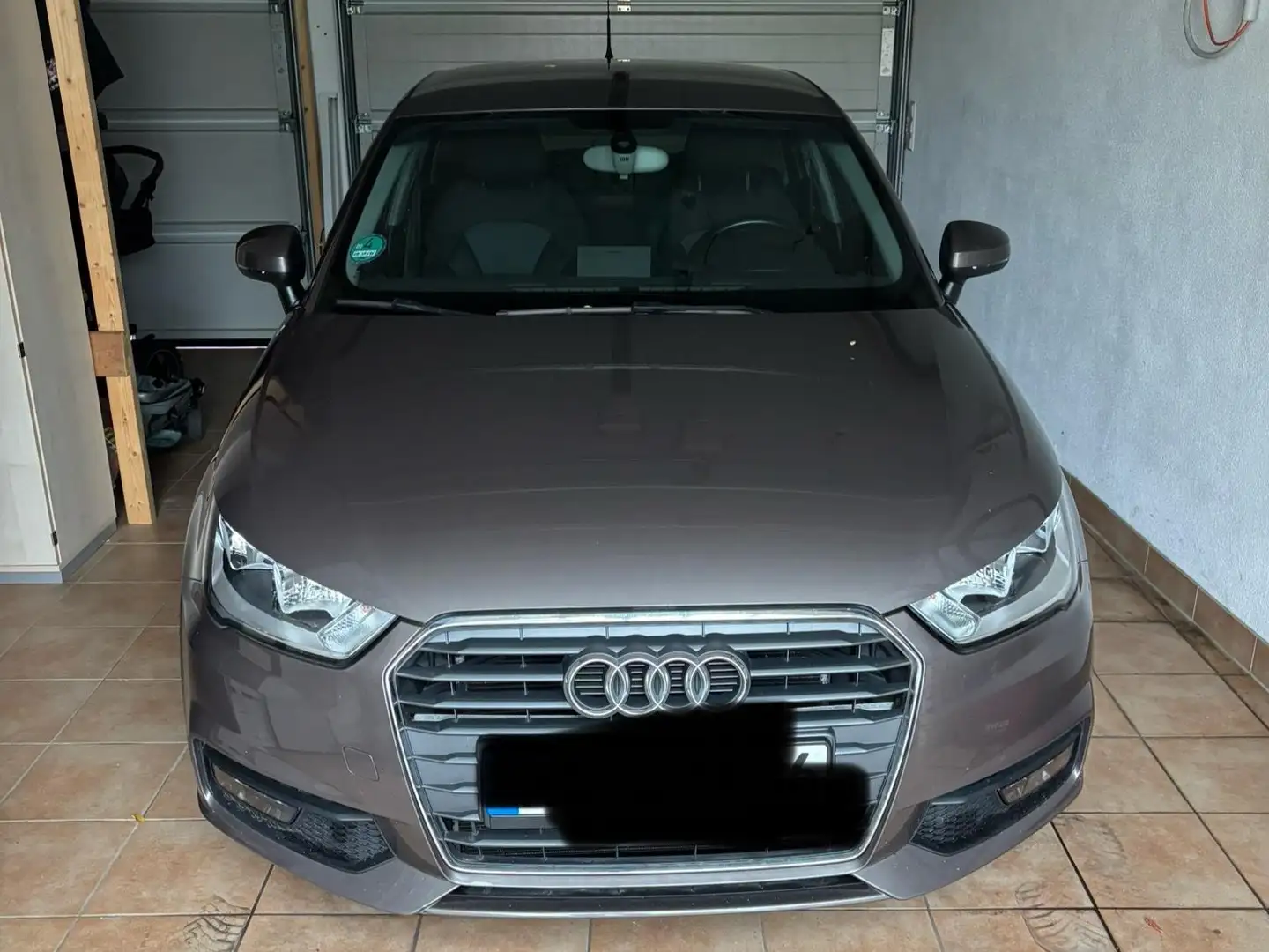 Audi A1 8XFBT4 Audi A1 Sportback 1.0 TFSI Braun - 1
