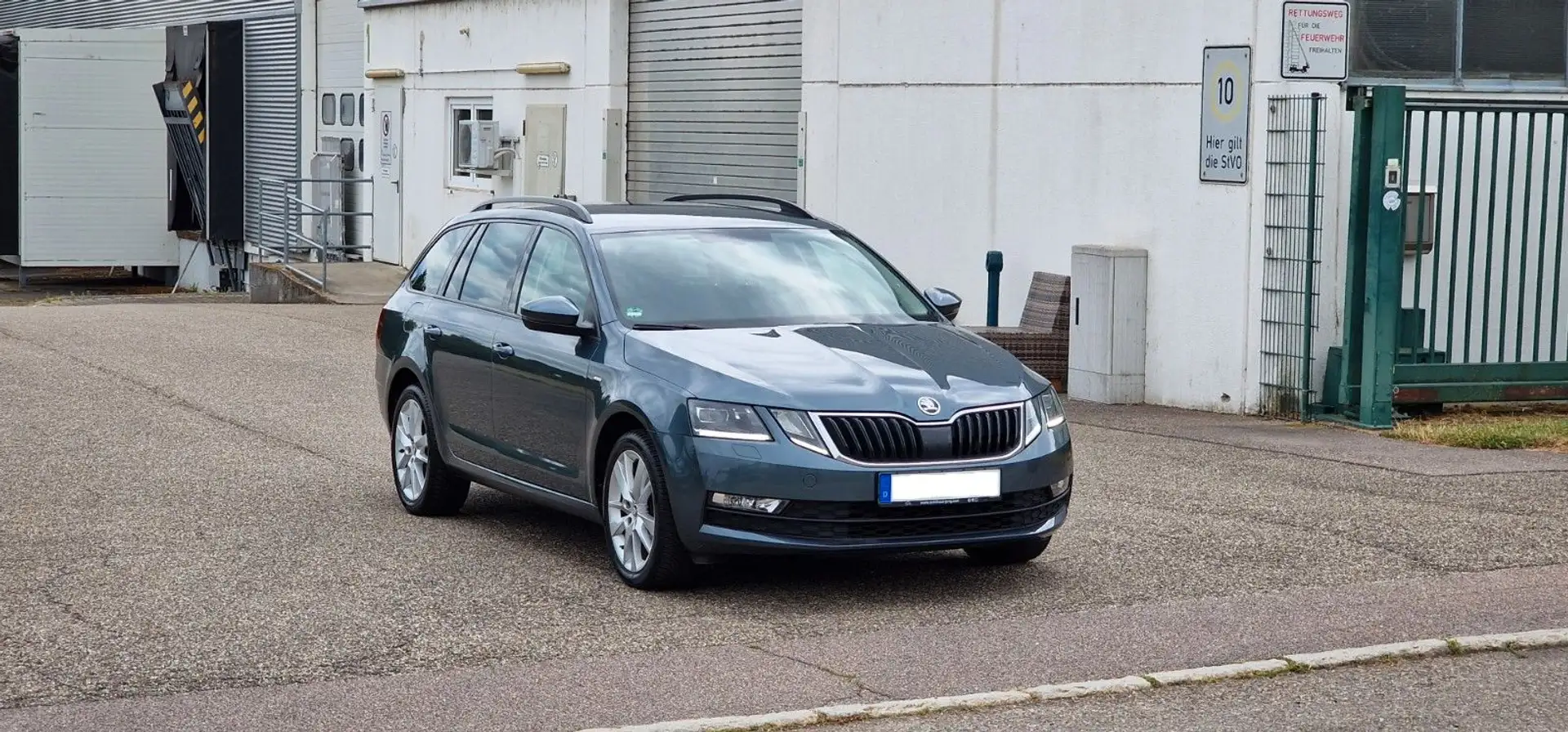 Skoda Octavia Combi Clever 1.5TSI aus 1.HAND* DSG*NAVI Grijs - 2