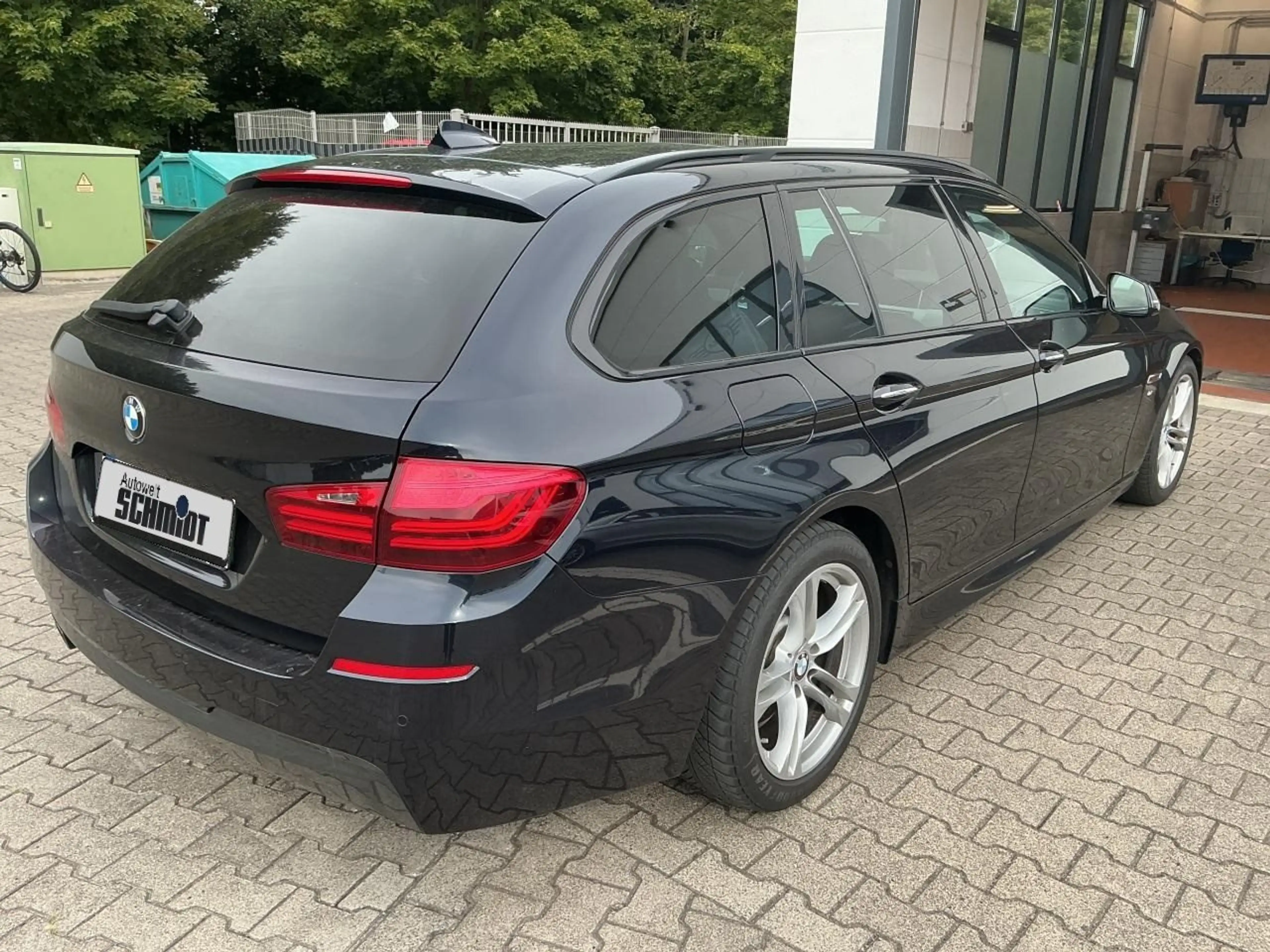 BMW 520 d xDrive Touring M Sport + 3.HAND — photo 2