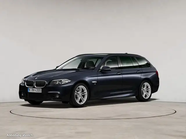 BMW 5 Series view 4