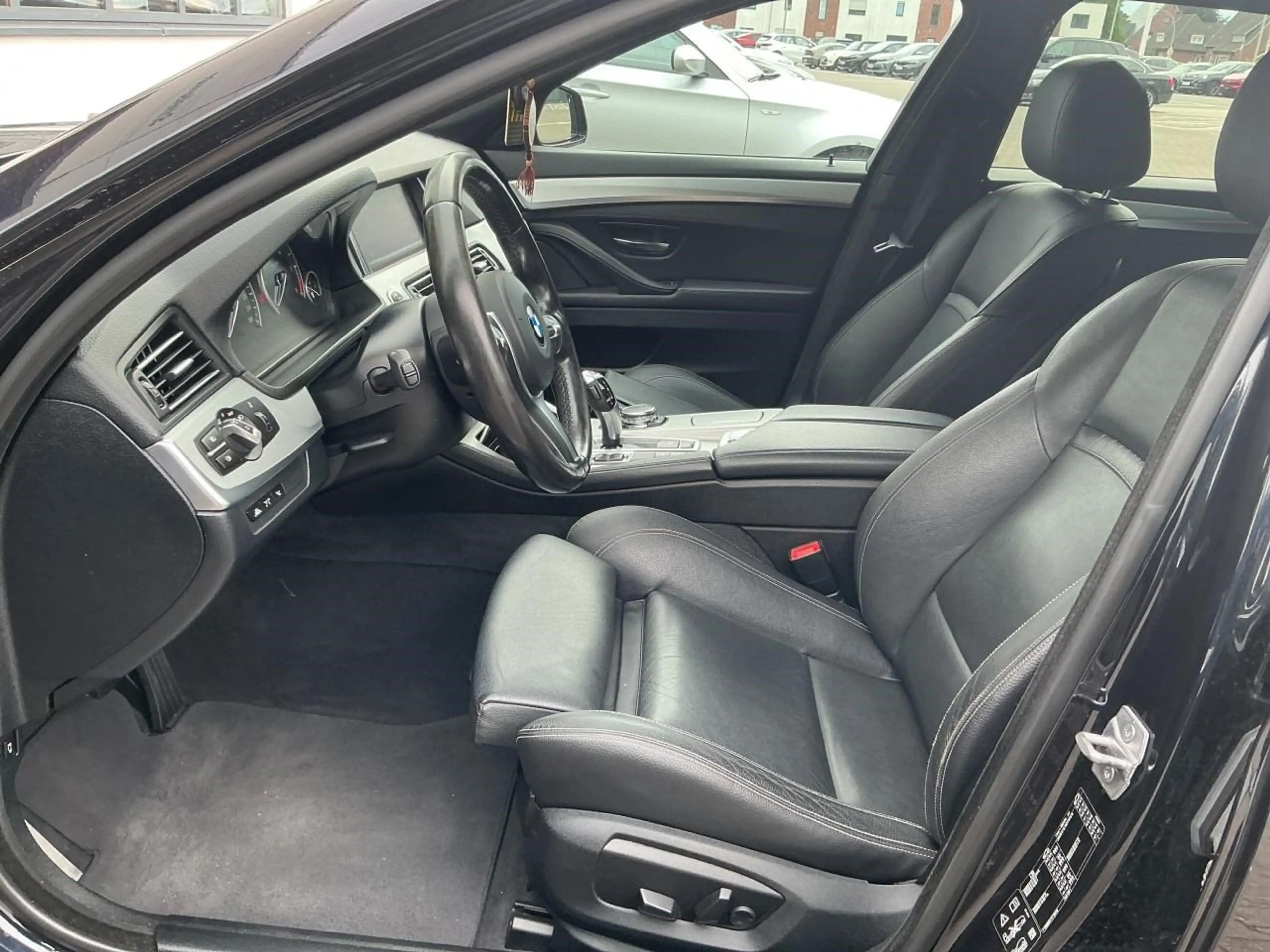 BMW 520 d xDrive Touring M Sport + 3.HAND — photo 3
