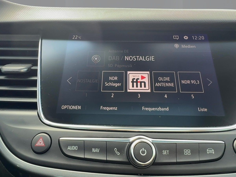 Opel Crossland (X) 1.2 Turbo Ultimate Automatik LED K — photo 10