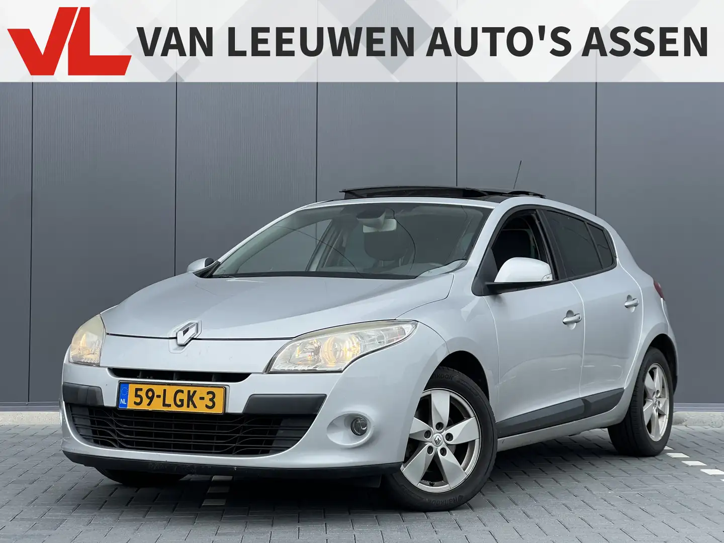 Renault Megane 1.6 Dynamique | Dubbel glazen dak | Cruise control Grijs - 1