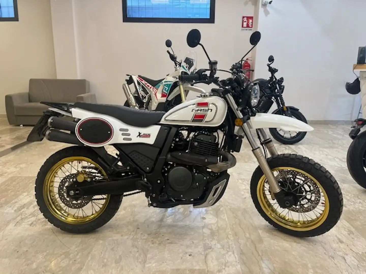 Mash MASH X-RIDE 650 Bianco - 2