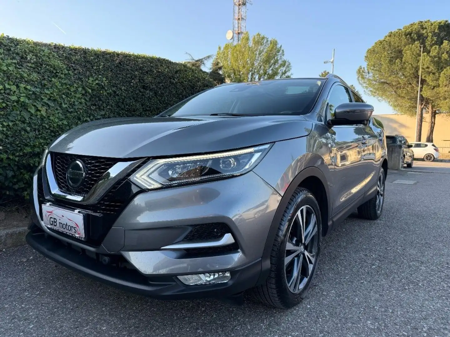Nissan Qashqai 1.2 DIG-T N-Connecta NAVI - TETTO - LED - 18 Grijs - 2