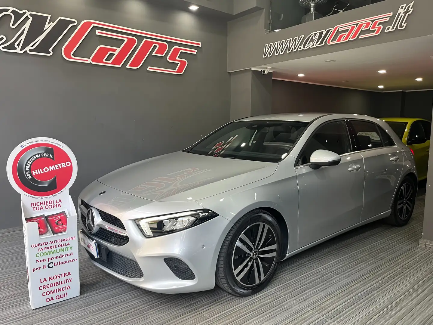 Mercedes-Benz A 180 d Business Extra Automatica ITALIANA Argento - 1
