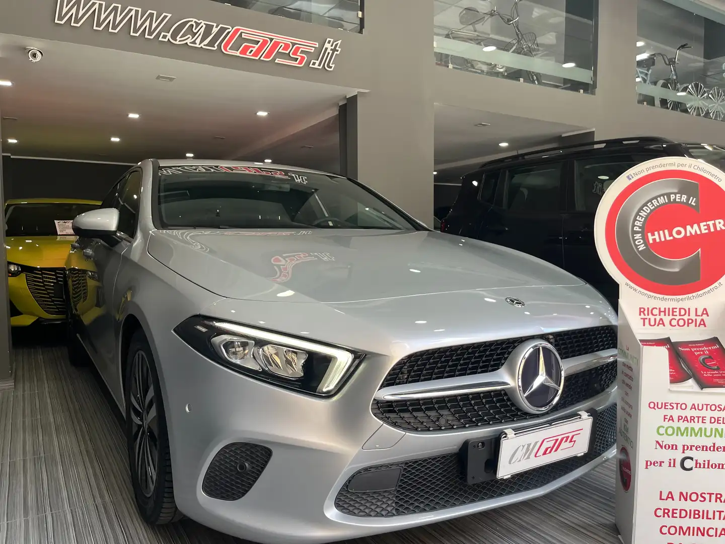 Mercedes-Benz A 180 d Business Extra Automatica ITALIANA Argento - 2