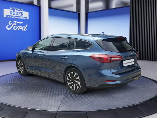 Ford Focus view 4
