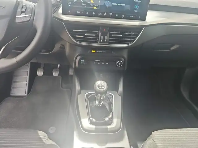 Ford Focus view 10