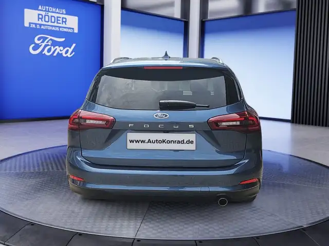 Ford Focus view 6