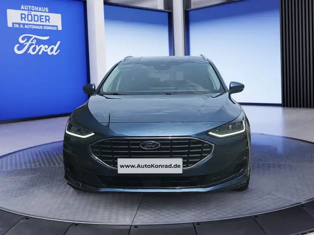 Ford Focus view 2