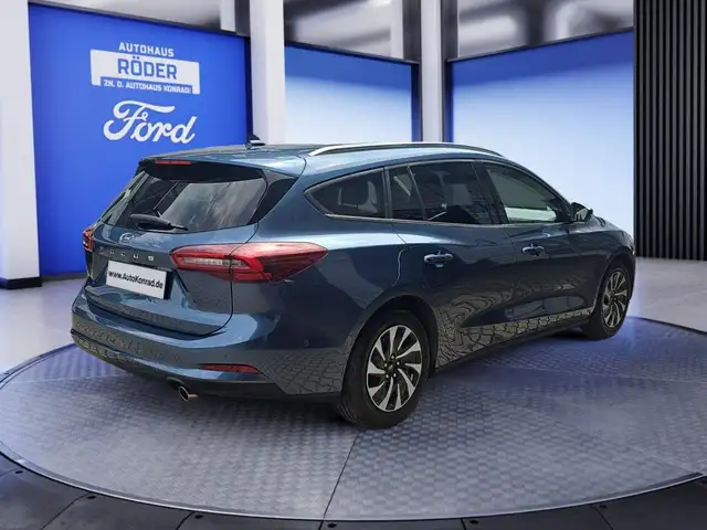 Ford Focus view 5