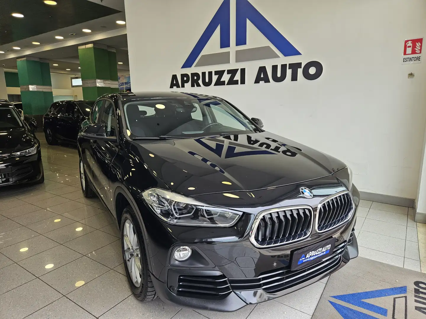 BMW X2 sdrive18d Business auto SENSORI NAVI Noir - 1