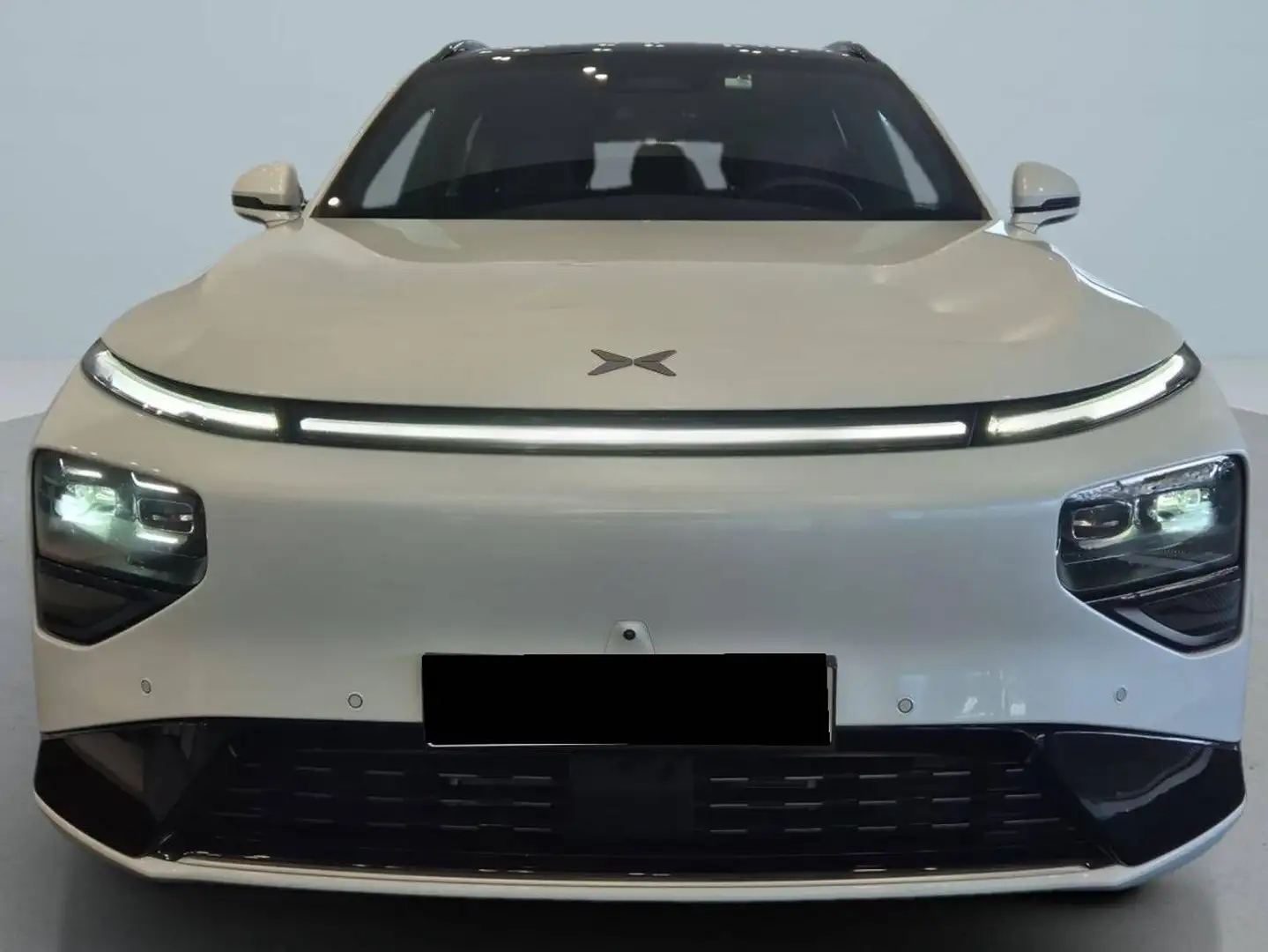 Xpeng G9 - 1