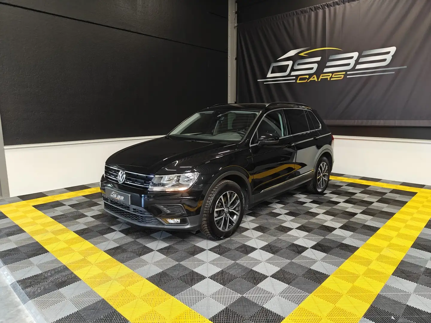 Volkswagen Tiguan 1.5 TSI Comfortline/Zetelverw/AdCruise/PDC/Apple Zwart - 2