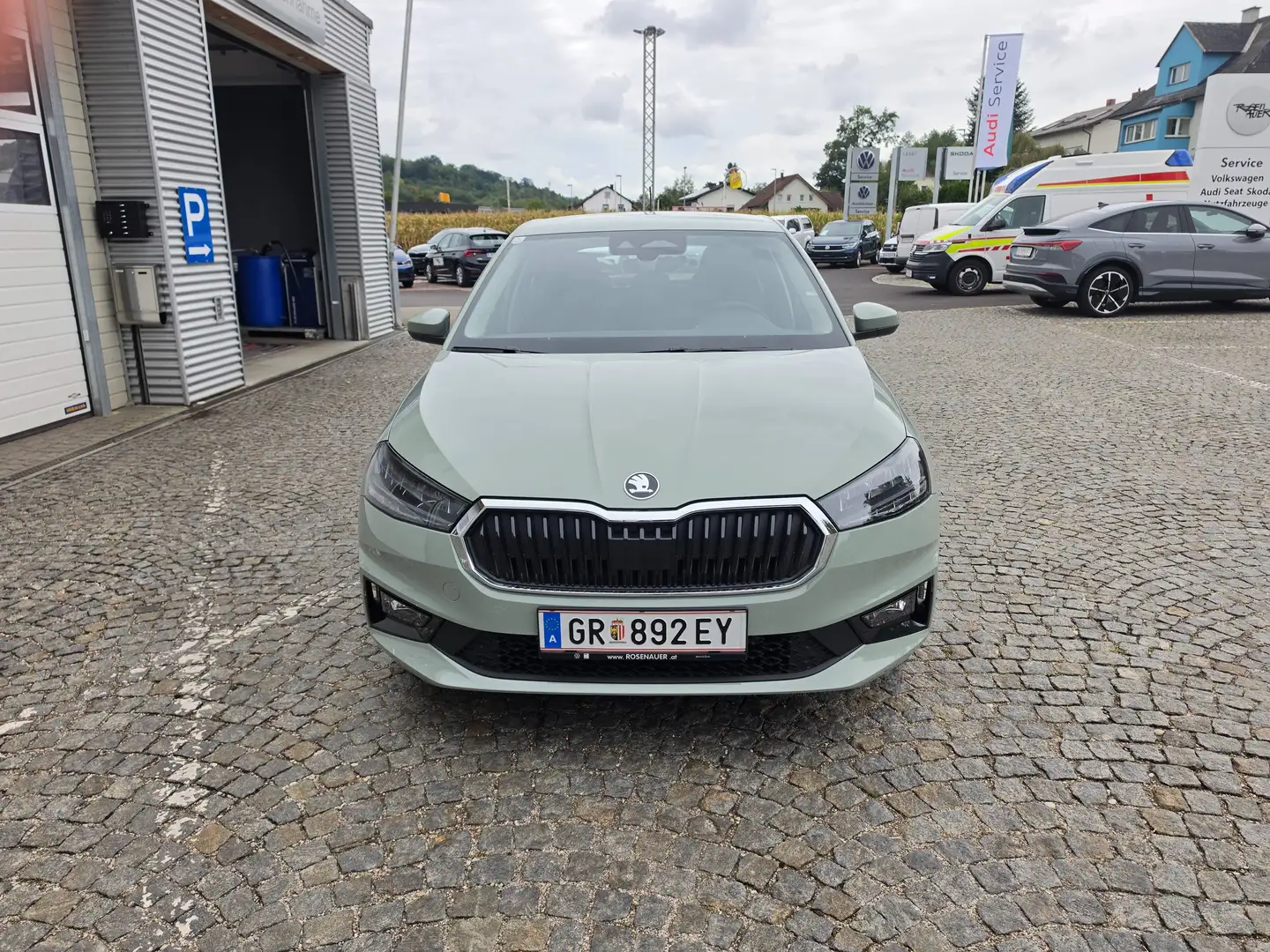 Skoda Fabia Essence Grün - 2
