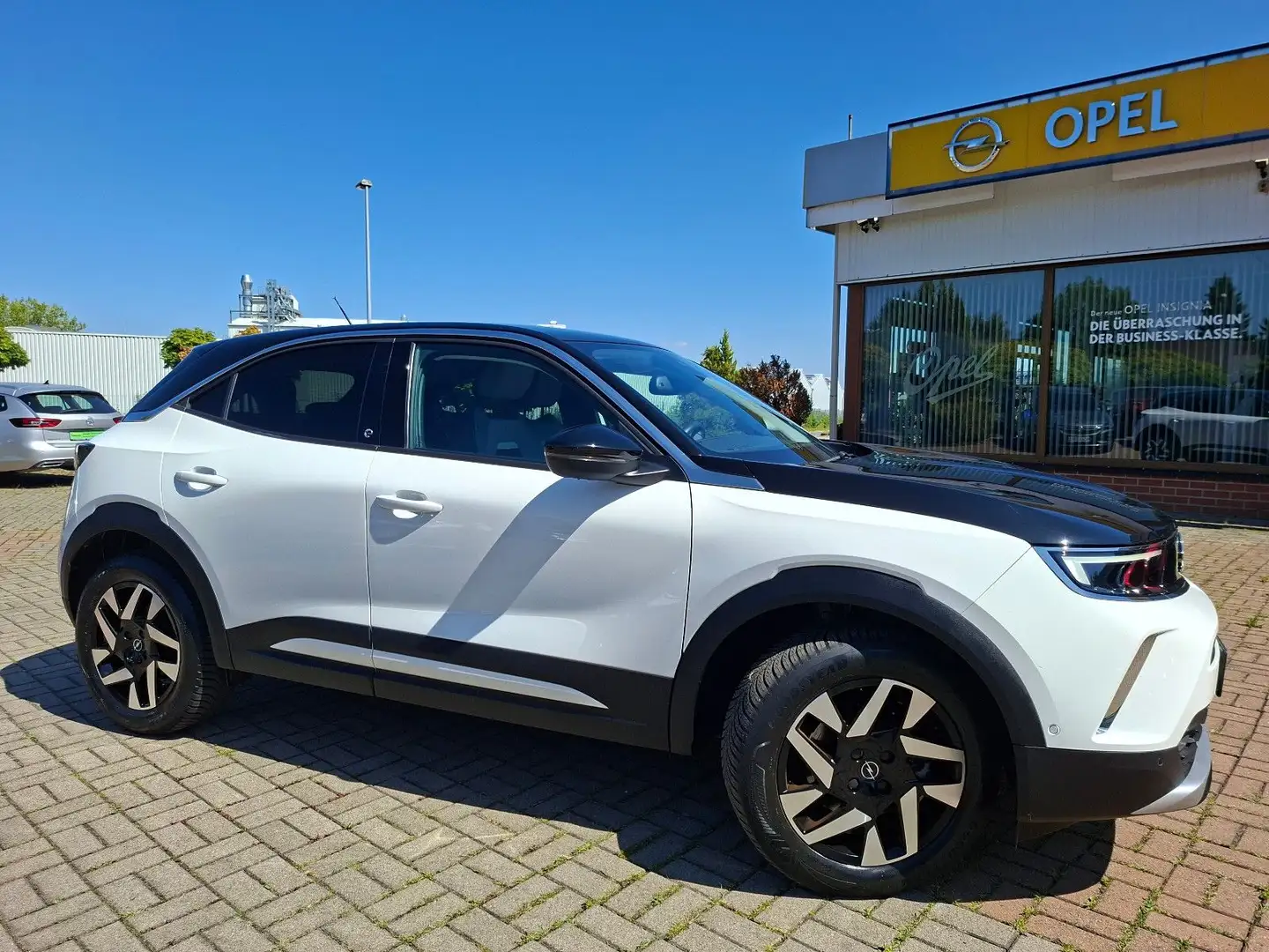 Opel Mokka-E Elegance+STANDHEIZUNG+LED+NAVI+KLIMAAUTO Weiß - 1